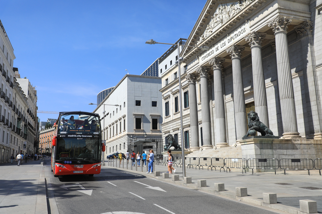 hop-on hop-off bus in Madrid